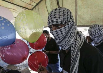 Hamas: Reduciremos el número de globos incendiarios contra Israel, no los detendremos