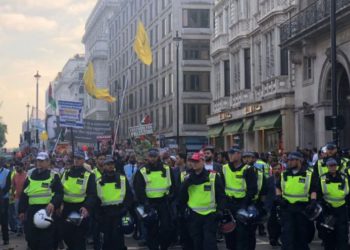 Día de Al Quds: importante abogado bloquea la marcha terrorista pro-Hezbolá en su silla de ruedas