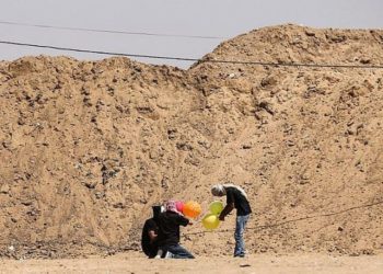 Israel ataca células de Hamas que lanzaron cometas incendiarias durante alto el fuego en Gaza