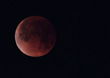 La "luna de sangre" más larga del siglo aviva temores del día del juicio final