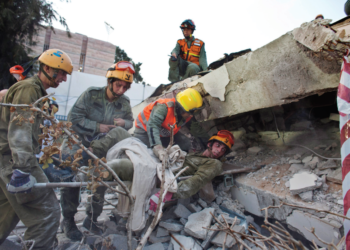 LOS RESIDENTES DEL PAÍS SE PREOCUPAN POR EL INMINENTE GRAN TERREMOTO