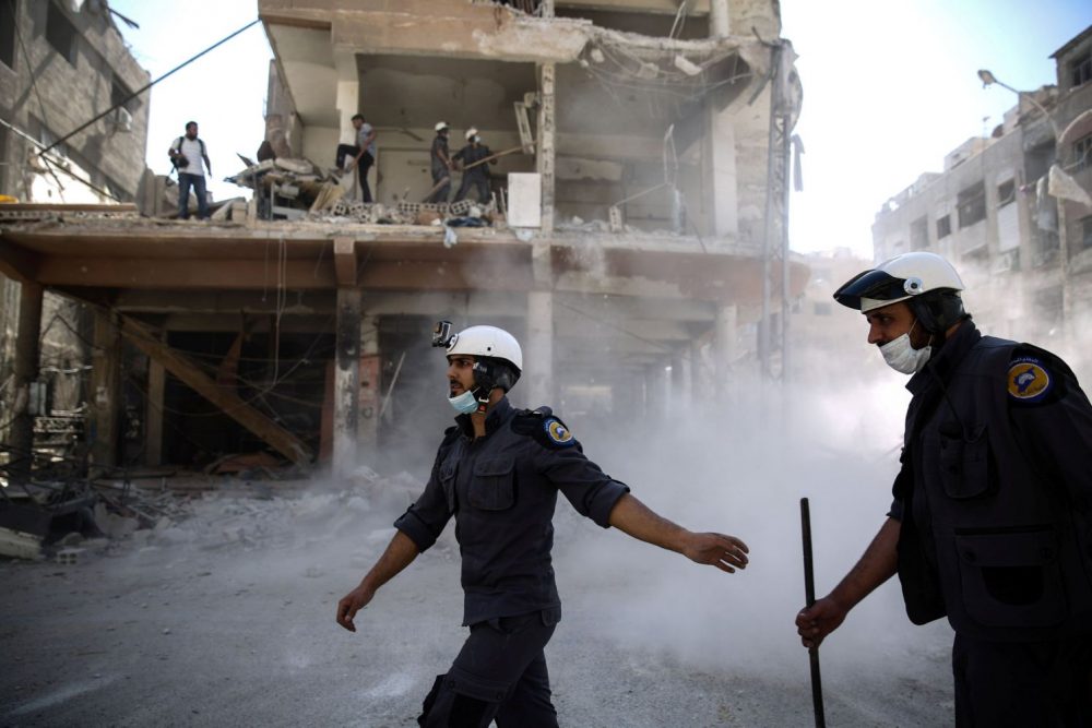 Miembros de Cascos Blancos en Douma, Siria, 5 de octubre de 2016. Crédito: AFP