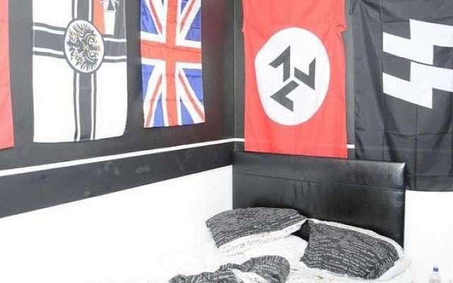 La derecha extrema y los símbolos neonazis encontrados en el dormitorio neonazi Jack Coulson del Reino Unido (North East Counter Terrorism Policing)