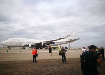 Avión hace aterrizaje seguro de emergencia en el aeropuerto de Ben Gurion después de un problema con el motor