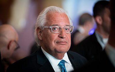 El embajador de Estados Unidos en Israel, David Friedman, asiste al 6 ° Foro Global para la Lucha contra el Antisemitismo en Jerusalén el 19 de marzo de 2017. (Yonatan Sindel / Flash90)