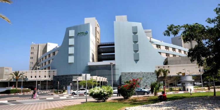 Importante cirujano de hospital Soroka de Israel se suicida en quirófano
