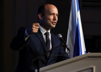 Bennett describe posible solución a la crisis sobre la Ley del Holocausto en Polonia