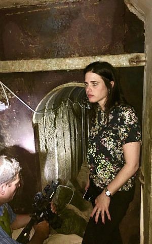 La ministra de Justicia Ayelet Shaked visitó el túnel del terror de Hamás cerca de la Franja de Gaza el 3 de julio de 2018. (Cortesía)