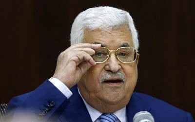 El presidente de la Autoridad Palestina, Mahmoud Abbas, preside una reunión del Comité Ejecutivo de la Organización de Liberación de Palestina (OLP) en la sede de la Autoridad Palestina en la ciudad cisjordana de Ramallah el 28 de julio de 2018. (ABBAS MOMANI / AFP)