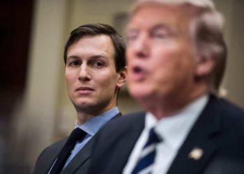 El asesor principal de la Casa Blanca, Jared Kushner, con el presidente Donald Trump, en una reunión con el Saad Hariri del Líbano en la Casa Blanca, el 25 de julio de 2017. (Foto AP / Pablo Martínez Monsivais)