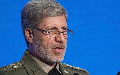 El ministro de defensa iraní, Amir Hatami, habla durante la Conferencia sobre Seguridad Internacional en Moscú, Rusia, 4 de abril de 2018 (AP Photo / Alexander Zemlianichenko)