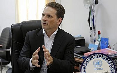 El jefe del UNRWA, Pierre Krahenbuhl, durante una entrevista con The Associated Press en Jerusalén, el 23 de agosto de 2018. (AP / Mahmoud Illean)