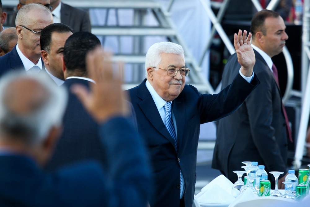 Abbas: “quiero un Estado palestino desmilitarizado que invierta en escuelas en lugar de en aviones”