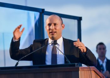 Bennett insta a los judíos del Reino Unido: “Vuelve a casa, a Israel”