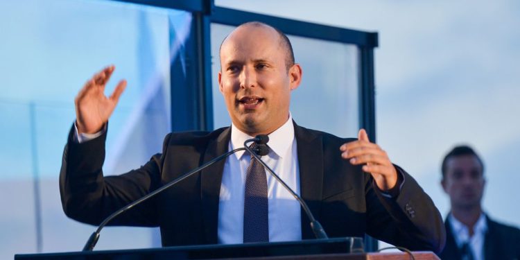 Bennett insta a los judíos del Reino Unido: “Vuelve a casa, a Israel”