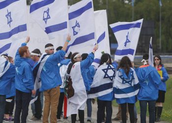Estudiantes israelíes atacados con explosivos en Polonia