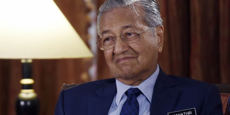 Primer ministro de Malasia: Los judíos inventaron la palabra “antisemitismo” para que nadie los critique