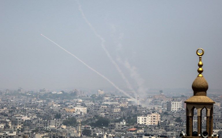Ilustrativo. Una fotografía tomada el 14 de julio de 2018 muestra que se dispararon cohetes palestinos desde Gaza hacia Israel (AFP / Bashar Taleb)