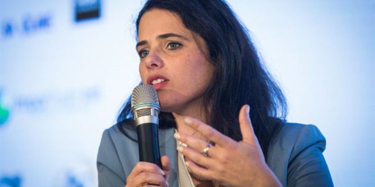 Ministra de Justicia: Hacer las cosas más difíciles para Hamas, no es tan sencillo