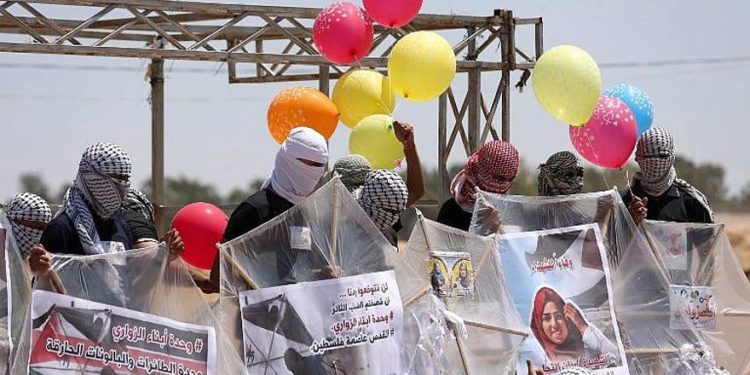 ¿Por qué los terroristas de Gaza reanudaron los ataques con globos incendiarios contra Israel?