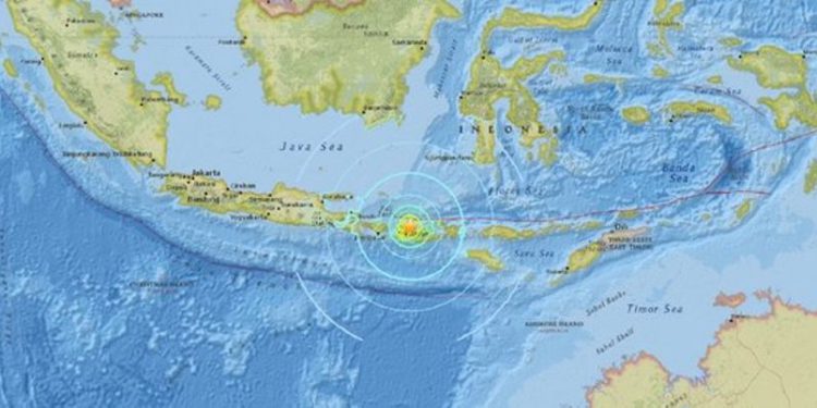 Dos fuertes terremotos sacudieron Indonesia y se teme una nueva tragedia en la zona