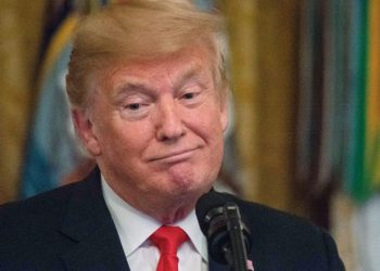 El presidente de EE. UU., Donald Trump, se dirige a la recepción de la Medalla de Honor de la Sociedad del Congreso en la Casa Blanca en Washington, DC, el 12 de septiembre de 2018. (AFP PHOTO / NICHOLAS KAMM)