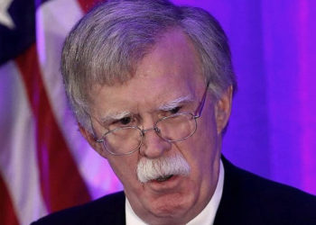 Bolton advierte a Irán que habrá un "infierno que pagar" en un apasionado discurso de Nueva York