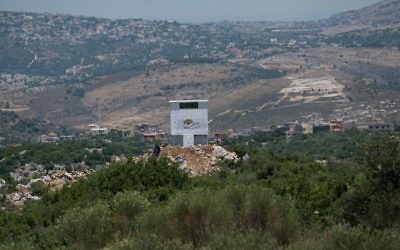 Una instalación de la ONG agrícola libanesa 'Green without Borders' que el FDI dice que sirve como un puesto de observación para Hezbolá en la frontera israelí-libanesa, publicitado el 22 de junio de 2017. (Unidad del Portavoz de las FDI)