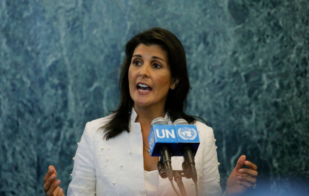 Embajador de los Estados Unidos ante la ONU, Nikki Haley. (Foto de Kena Betancur / Getty Images)