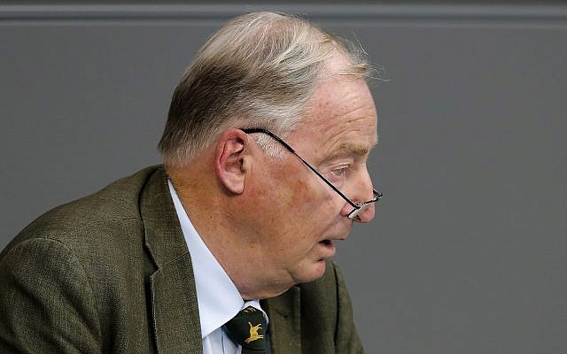 Alexander Gauland, líder de co-facción del partido Alternativa por Alemania, pronuncia su discurso durante una sesión plenaria del parlamento alemán Bundestag sobre el presupuesto 2019, en Berlín, 12 de septiembre de 2018. (AP Photo / Markus Schreiber)