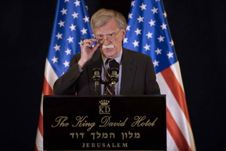 El Asesor de Seguridad Nacional de los EE. UU., John Bolton, habla en una conferencia de prensa en Jerusalén el 22 de agosto de 2018. (AFP Photo / Pool / Abir Sultan)