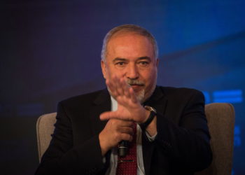 Liberman quiere que Estados Unidos desenmascare al funcionario israelí que ayudó a Manafort