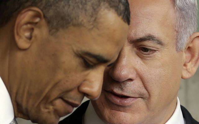 El presidente de los EE. UU., Barack Obama, escucha al primer ministro Benjamin Netanyahu durante su visita al Memorial de los Niños en el Memorial del Holocausto Yad Vashem en Jerusalén, Israel, 22 de marzo de 2013. (AP Photo / Pablo Martinez Monsivais)