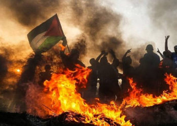 Árabes palestinos reanudan la violencia islamista en la frontera con Gaza