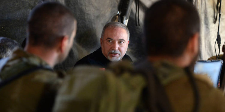 Hamas responde a Liberman: las amenazas vacías no afectaran nuestra capacidad de resistencia