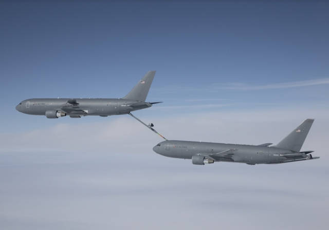 Avión de reabastecimiento de combustible KC-46 de Boeing / BOEING