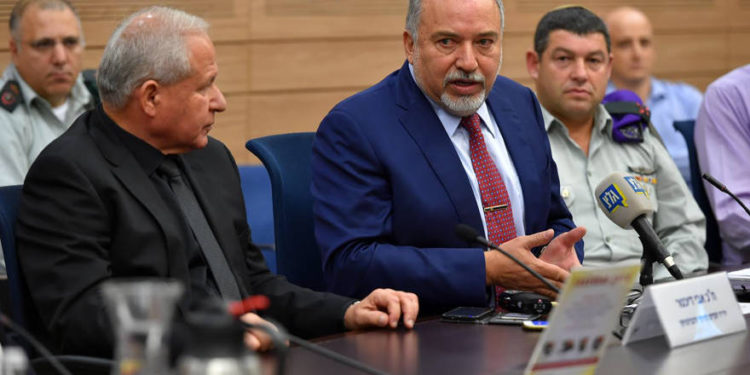 Liberman dice que Israel ha “agotado todas las opciones” en Gaza