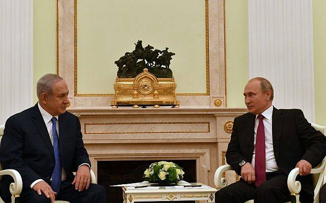 El primer ministro de Israel Benjamin Netanyahu, izquierda, se reúne con el presidente de Rusia, Vladimir Putin en Moscú, el 11 de julio de 2018. (Ministerio de Relaciones Exteriores de Israel)