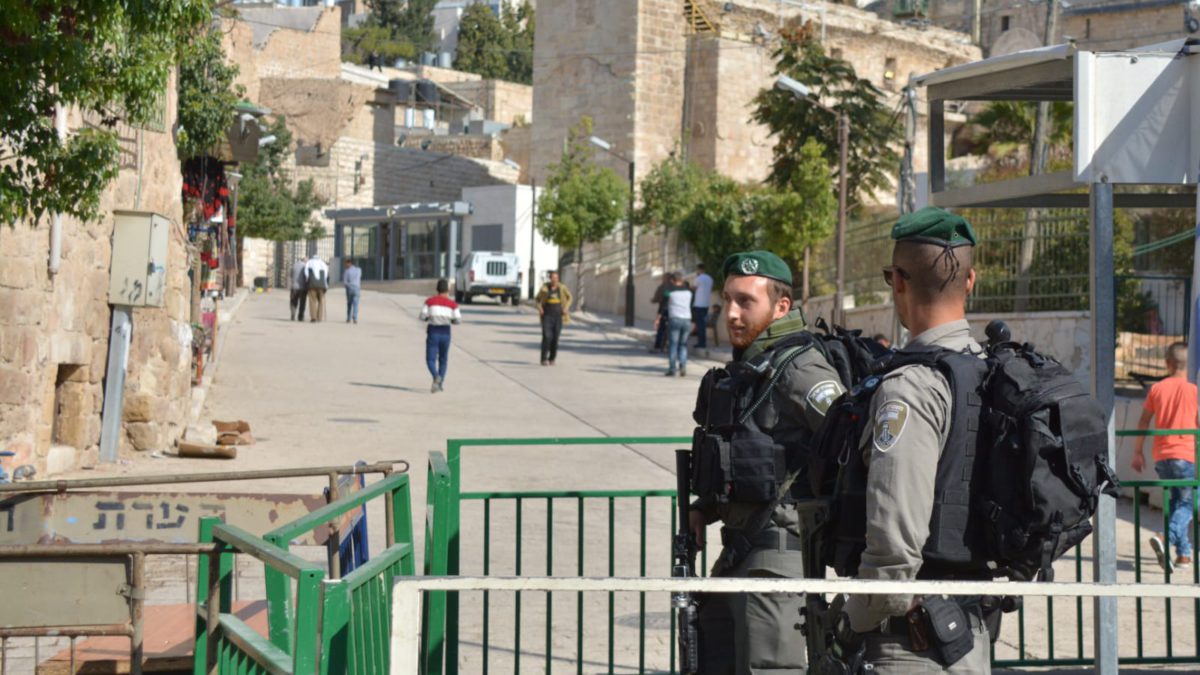 Soldado israelí ligeramente herido durante ataque de apuñalamiento en Hebrón