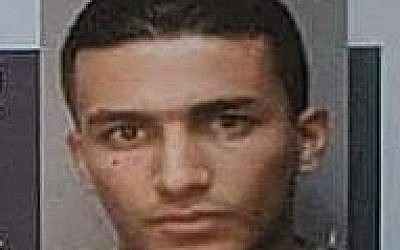 Ashraf Walid Suleiman Na'alowa, un palestino sospechoso de realizar un ataque terrorista mortal el 7 de octubre de 2018 en la Zona Industrial de Barkan, en el norte de Judea y Samaria. (Cortesía)