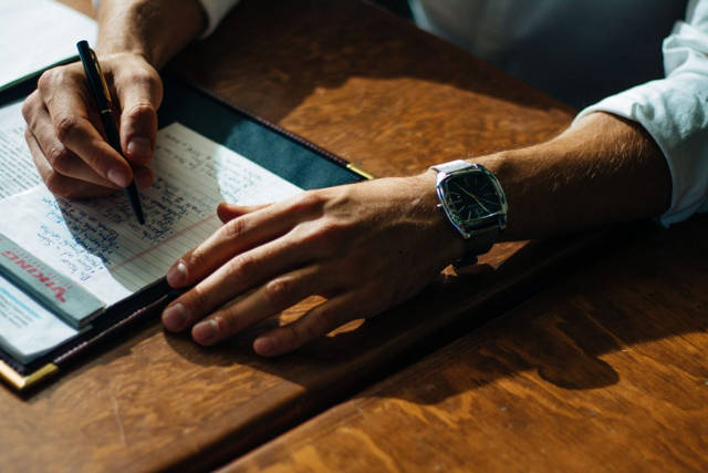 Escritura. Foto de Adolfo Félix en Unsplash.