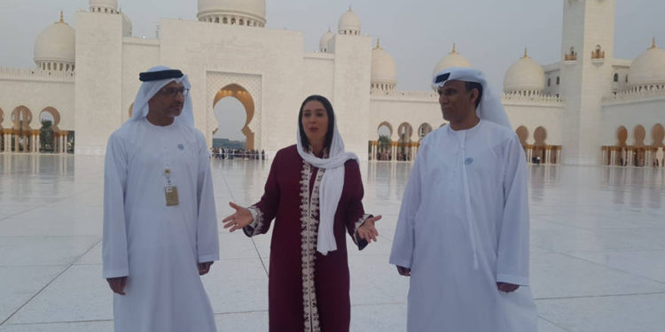 Haciendo historia: Miri Regev es la primera ministra israelí en visitar la gran Mezquita de Abu Dhabi