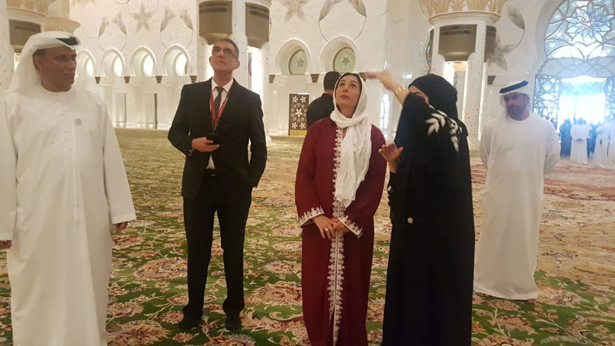 Haciendo historia: Miri  Regev es la primera ministra israelí en visitar la gran Mezquita de Abu Dhabi