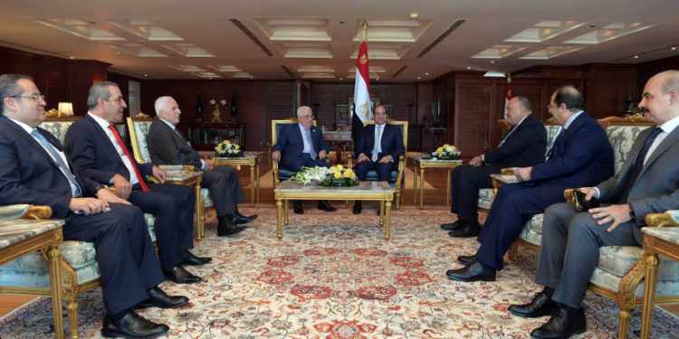 Egipto presiona para que Abbas acepte la “reconciliación gradual” con Hamas