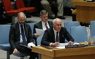 Embajador de la UE ante la ONU João Vale de Almeida en una reunión del Consejo de Seguridad el 18 de enero de 2017. ONU / Evan Schneider)