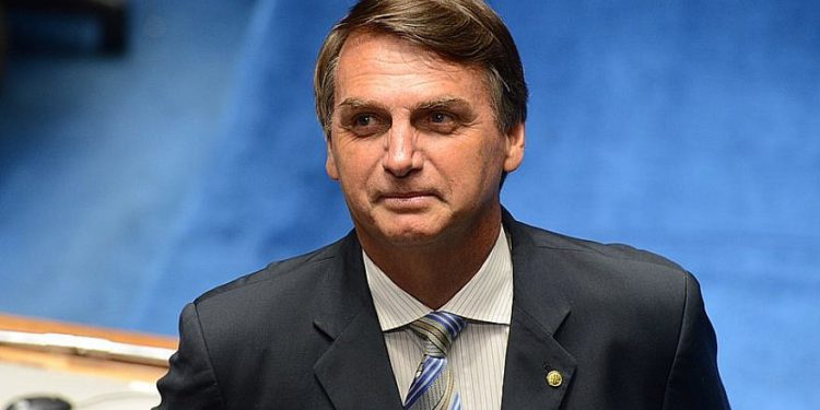 Bolsonaro de Brasil niega tener coronavirus