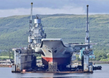 La armada rusa sufre otro golpe cuando el portaaviones se daña mientras se somete a reparaciones
