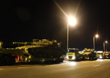 Israel se prepara para responder al mayor bombardeo desde Gaza