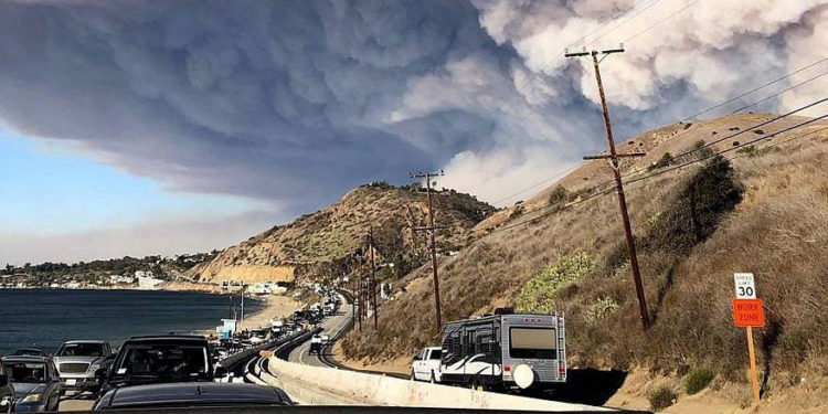 ONG israelí envía ayuda a California tras incendios forestales