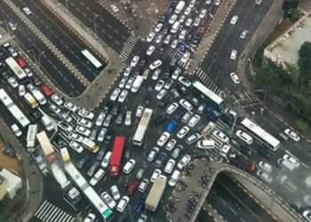 Israel busca ayuda del sector privado para solucionar problemas de transporte